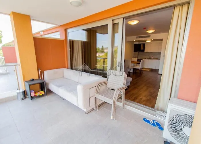 Platinum Apartment *