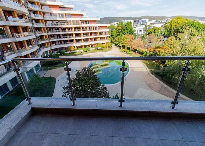 Platinum Apartment *